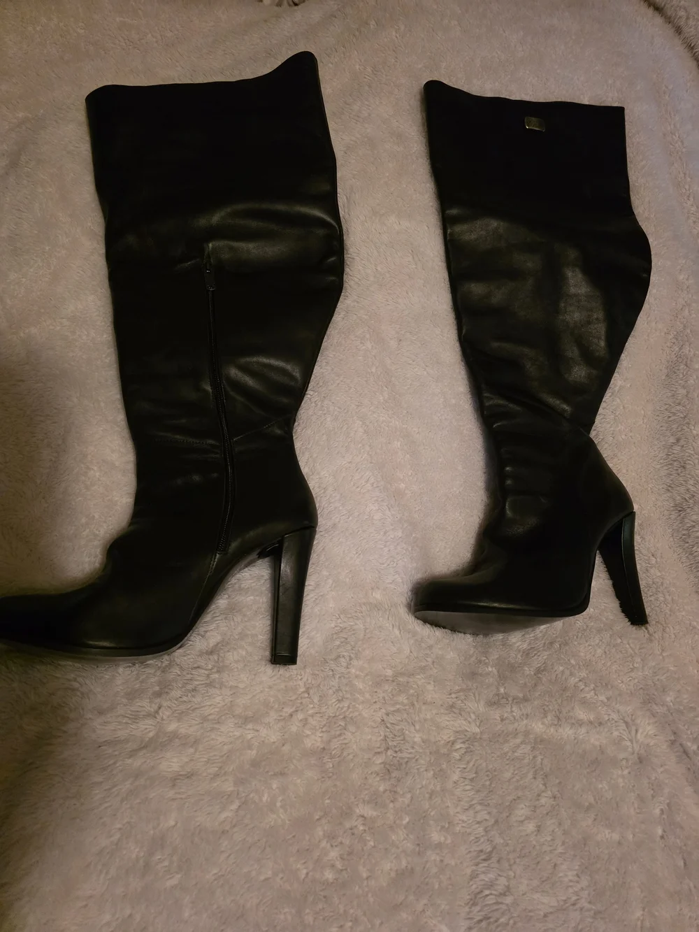 Knee-High Wide Heel Leather Boots - Black